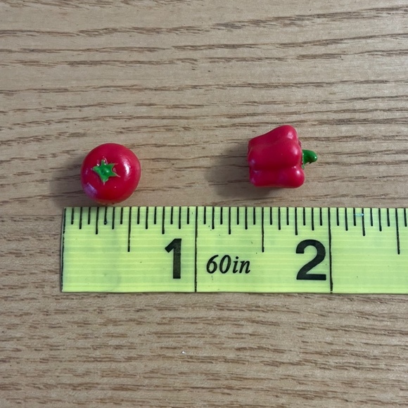 Lil Woodzeez Hopin Farmers Market Tomato Red Pepper Replacements Calico Critters - Picture 3 of 3